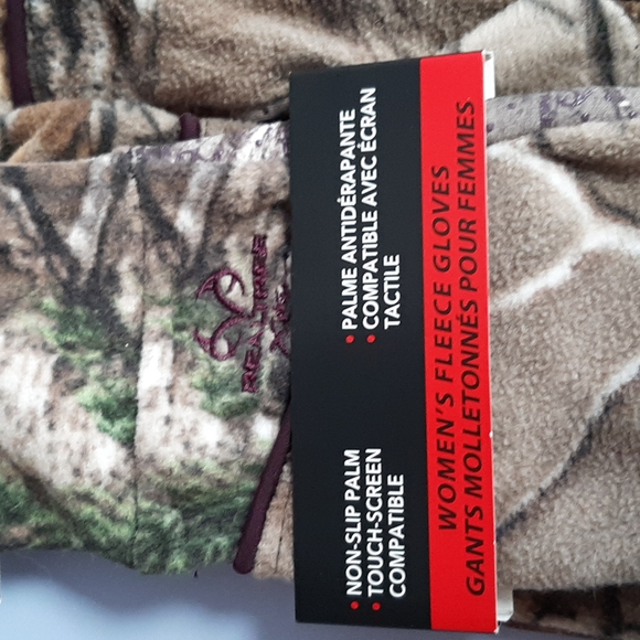 Realtree Women's non slip touch screen compatible fleece gloves - Picture 3 of 4